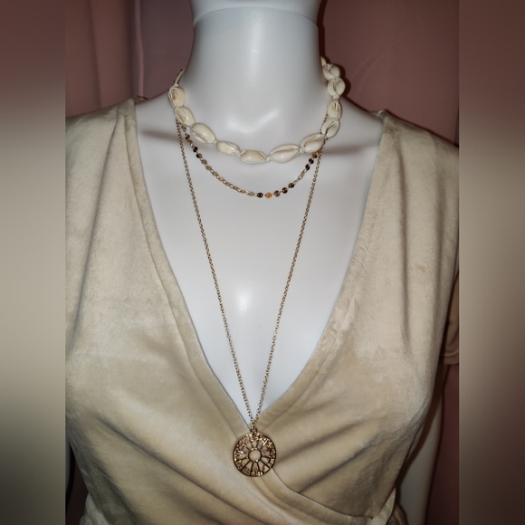 NW-UPC TAG  (2) SETS BEADED NECKLACES - Picture 4 of 5